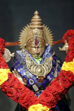 Sri Srinivasa Perumal Hindu tapınağı. Hindu tanrısı mabedi. Singapur. 