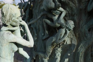 Yahudi Soykırımı Anıtı, Kenneth Treister tarafından Yahudi soykırımında kaybolan tüm Yahudilerin anısına tasarlandı..