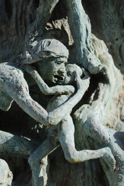 Yahudi Soykırımı Anıtı, Kenneth Treister tarafından Yahudi soykırımında kaybolan tüm Yahudilerin anısına tasarlandı..