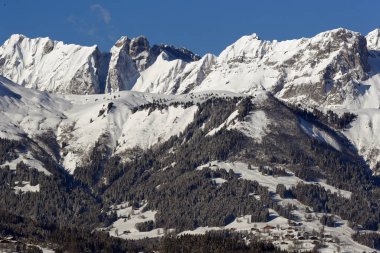 Fransız Alpleri 'nin kışın manzarası. Aravisler. Saint-Gervais. Fransa. 