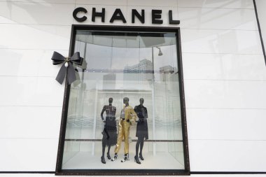 Alışveriş merkezi. 1. bölgedeki Chanel lüks mağazası. Ho Chi Minh Şehri. Vietnam.