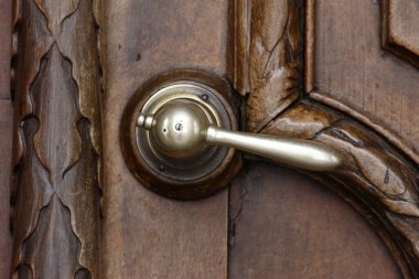 Kilisenin kapı kolu. Roma Katolik Kilisesi.  