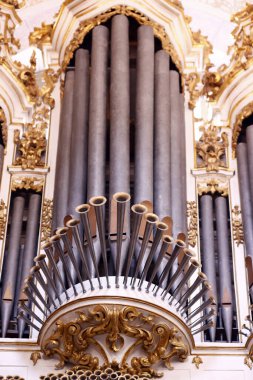 Bom Jesus do Monte 'nin mabedi. Barok boru orgu. - Braga. Portekiz. 