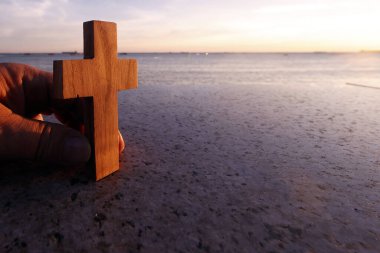 Hristiyan ahşap haçı. Hıristiyanlığın sembolü. Vung Tau. Vietnam.