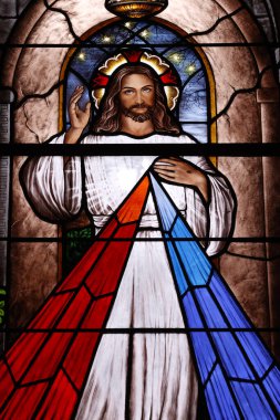 Aziz Nicholas Katedrali Dalat. Lekeli cam pencere. Merhametli İsa, sana güveniyorum. Yüce İsa 'nın merhameti. Dalat. Vietnam. 