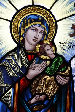 Song Vinh Katolik Kilisesi. Lekeli cam pencere. Daimi Yardım Kadını, 15. yüzyıl Bizans ikonu ile ilişkili Kutsal Bakire Meryem 'in Roma Katolik unvanı. Vietnam. 