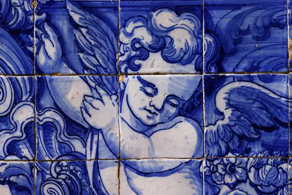 Capela Das Almas 'ın duvarlarında Azulejos ya da Ruhlar Şapeli. Meleğim. Porto. Portekiz. 