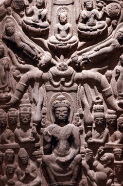 Bangkok Ulusal Müzesi. Stel Savatthi 'de ikiz mucizeler yaratıyor. 8. yüzyıl. Ayuttaya Eyaleti. Tayland.