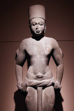 Bangkok Ulusal Müzesi. Dört silahlı Vishnu. 7nci yüzyıl. Tayland.