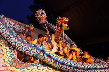 Ejderha dansçıları, Çin Yeni Yılı. Ho Chi Minh şehri. Vietnam. 