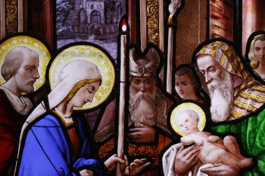 Aziz Leonard Kilisesi. Lekeli cam. İsa 'nın sunumu tapınakta.