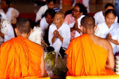 Mongkol Serei Kien Khleang Pagoda. Budist törenindeki keşişler. Phnom Penh; Kamboçya. 