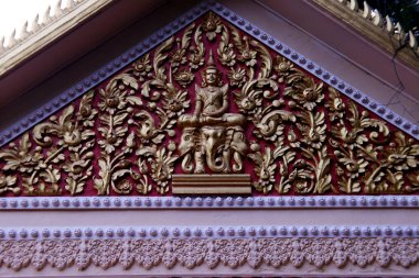 Wat Phnom Daun Penh. Khmer tarzı çatı mimarisi. Phnom Penh; Kamboçya. 