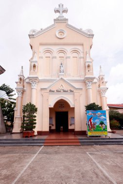 Fransız sömürge döneminde inşa edilen Tho katedrali. Olabilir Tho. Vietnam. 