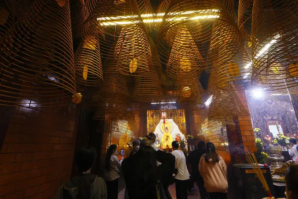캔터베리 캔터베리 신자들은 향으로 기도합니다 있어요 베트남 — 스톡 사진