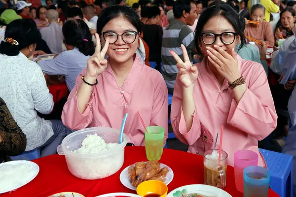 Phuoc Hue 교도소 채식주의 식사를하는 의식에서 베트남 — 스톡 사진