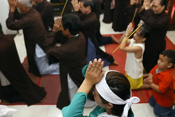Cérémonie Funéraire Dans Une Famille Bouddhiste Prières Pour Défunt — Photo