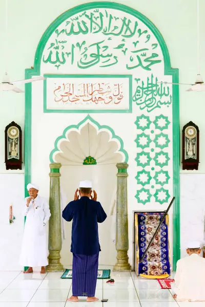 Jamiul Azhar Moskee Het Vrijdaggebed Salat Muezzin Roept Het Gebed — Stockfoto