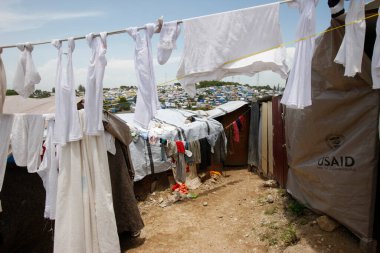 Depremden sonra Port au Prince 'deki mülteci kampı. Haiti. 