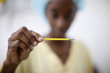 Hastane ve sağlık. Ameliyat odası. İşteki hemşire. Haiti. 