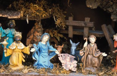 Kilisede Noel doğumu sahnesi.