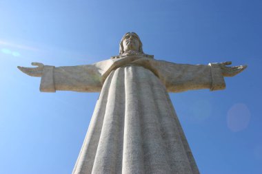 Lizbon 'daki Kral İsa' nın dev heykeli. Portekiz. 