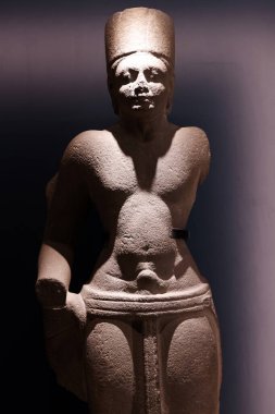 Bangkok Ulusal Müzesi. Dört silahlı Vishnu. 7nci yüzyıl. Prochin Buri bölgesi. Tayland.