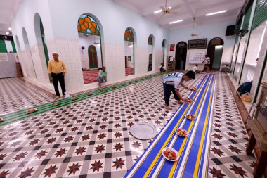 Saigon Camii 'nde iftar (Ramazan' da bir günlük oruç). Vietnam. 