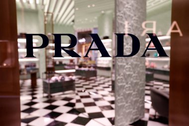 Alışveriş merkezini düşünüyorum. Prada. Bangkok 'ta. Tayland. 