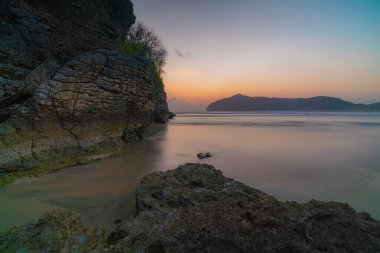 Endonezya 'da Sumbawa sahilinde güzel bir gün batımı