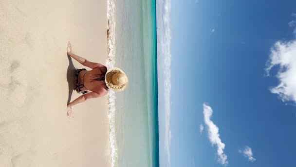 Woman Enjoying Sun Dreamy Beach High Quality Footage — Stock Video