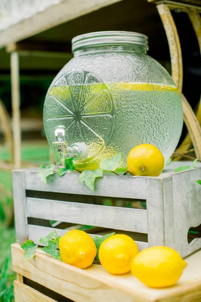 Glass Jar Filled Refreshing Cold Lemonade Placed Wooden Box Ripe — Stock Photo, Image