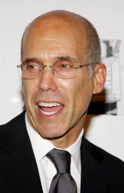 Jeffrey Katzenberg, ABD 'nin Beverly Hills kentindeki Beverly Hilton otelinde 14 Ekim 2011' de düzenlenen 25. Amerikan Sineması Ödülleri 'nde Robert Downey Jr..