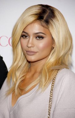 Kylie Jenner, Cosmopolitan Magazine 'in Batı Hollywood, ABD' de 12 Ekim 2015 'te Ysabel' de düzenlenen 50. doğum günü kutlamasında.