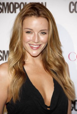 Sarah Dumont, Cosmopolitan Magazine 'in Batı Hollywood, ABD' de 12 Ekim 2015 'te Ysabel' de düzenlenen 50. doğum günü kutlamasında.