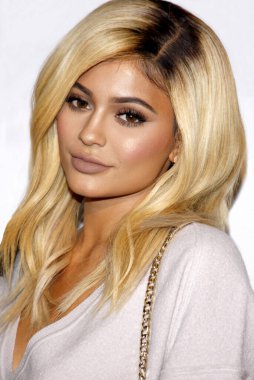 Kylie Jenner, Cosmopolitan Magazine 'in Batı Hollywood, ABD' de 12 Ekim 2015 'te Ysabel' de düzenlenen 50. doğum günü kutlamasında.