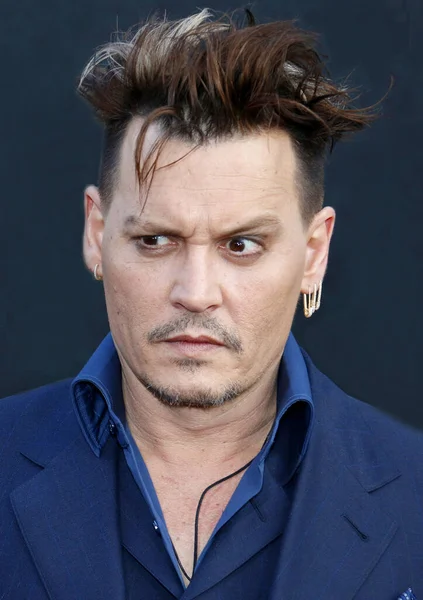 Ator Johnny Depp Estréia Los Angeles Alice Looking Glass Realizada — Fotografia de Stock