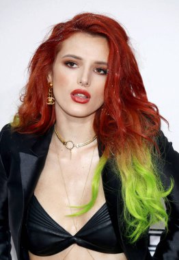 Bella Thorne, 20 Kasım 2016 'da ABD' nin Los Angeles kentindeki Microsoft Tiyatrosu 'nda düzenlenen 2016 Amerikan Müzik Ödülleri' nde.