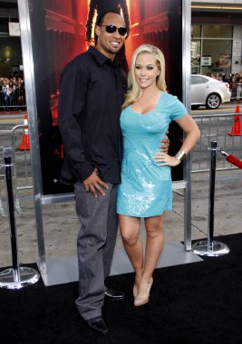 Kendra Wilkinson ve Hank Baskett 27 Nisan 2010 'da ABD' nin Hollywood kentindeki Mann Çin Tiyatrosu 'nda düzenlenen 