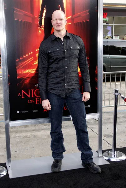 德里克 米尔斯出席了2010年4月27日在美国加利福尼亚州好莱坞曼恩中国剧院举行的 榆树街噩梦 首映式 — 图库照片