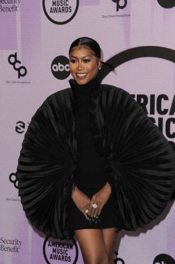 20 Kasım 2022 tarihinde Los Angeles, ABD 'deki Microsoft Theater' da düzenlenen 2022 Amerikan Müzik Ödülleri 'nde Muni Long.