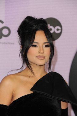 Becky G, 20 Kasım 2022 'de ABD' nin Los Angeles şehrindeki Microsoft Tiyatrosu 'nda düzenlenen Amerikan Müzik Ödülleri' nde.