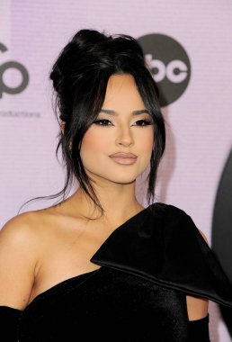 Becky G, 20 Kasım 2022 'de ABD' nin Los Angeles şehrindeki Microsoft Tiyatrosu 'nda düzenlenen Amerikan Müzik Ödülleri' nde.