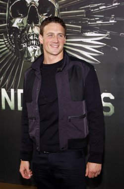 Ryan Lochte, 15 Ağustos 2012 'de Hollywood, ABD' deki Grauman 'ın Çin Tiyatrosu' nda düzenlenen 