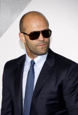 Jason Statham, 15 Ağustos 2012 'de ABD' nin Hollywood kentindeki Grauman 'ın Çin Tiyatrosu' nda düzenlenen The Expendables 2 'nin Los Angeles galasında.