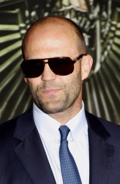 Jason Statham, 15 Ağustos 2012 'de ABD' nin Hollywood kentindeki Grauman 'ın Çin Tiyatrosu' nda düzenlenen The Expendables 2 'nin Los Angeles galasında.