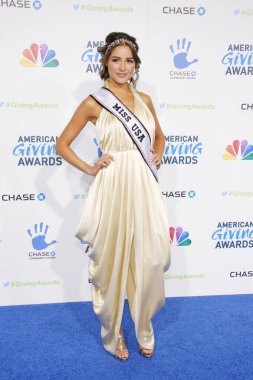 Model Olivia Culpo, 7 Aralık 2012 'de Pasadena, ABD' deki Pasadena Civic Auditorium 'da düzenlenen 2012 Amerikan Verme Ödülleri' nde.