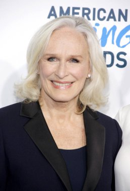 Glenn Close, 7 Aralık 2012 'de Pasadena, ABD' deki Pasadena Civic Auditorium 'da düzenlenen 2012 Amerikan Verme Ödülleri' nde.