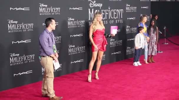 Bill Kaulitz Heidi Klum Tom Kaulitz Lors Première Mondiale Maleficent — Video