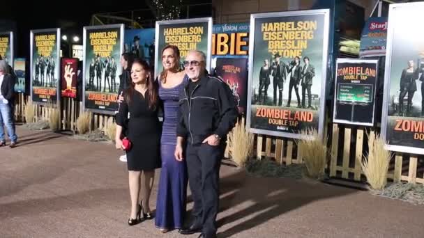 Gloria Estefan Lili Estefan Emilio Estefan Los Angeles Premiere Zombieland — Vídeo de Stock